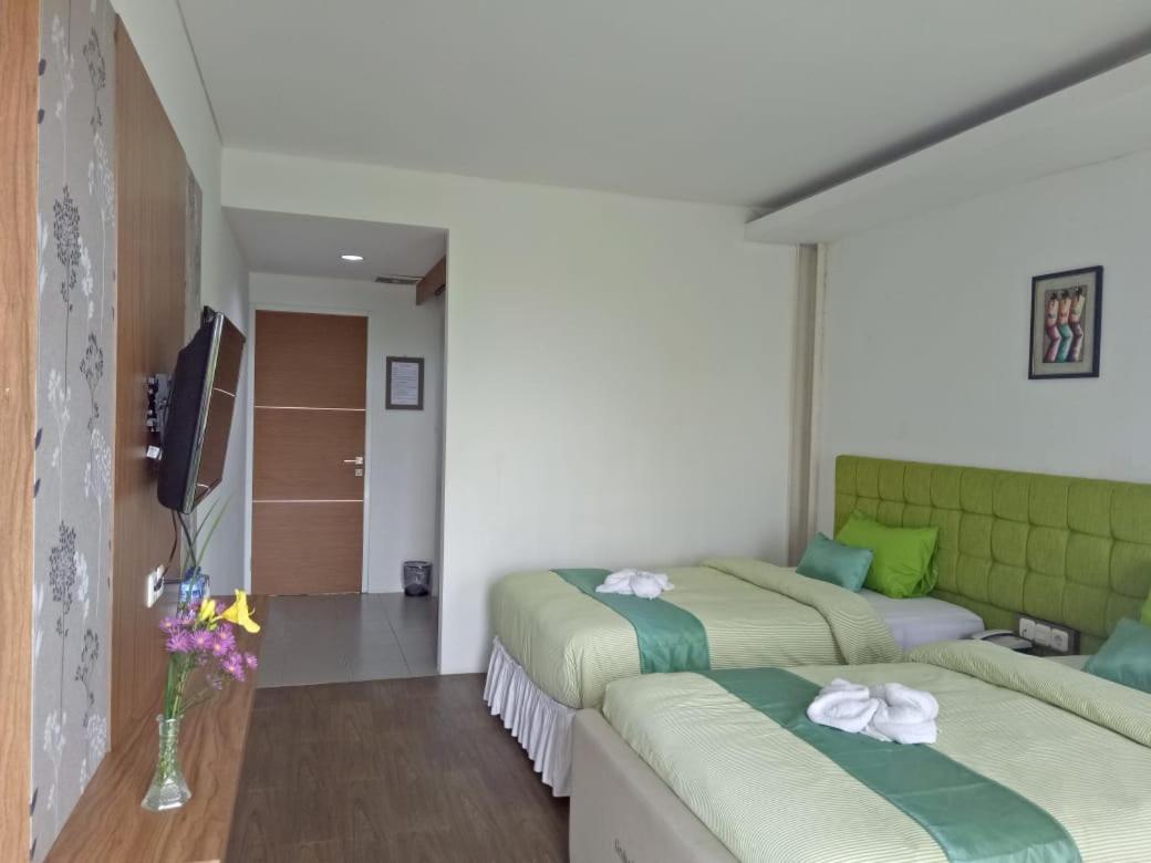 Hotel Graha Widjaja Puncak Exterior foto